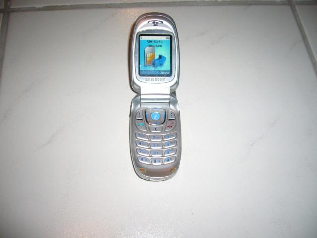 Samsung E300 - 1